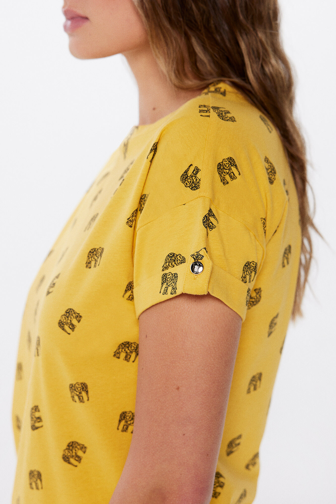 Springfield Playera manga bot&oacute;n estampada amarillo