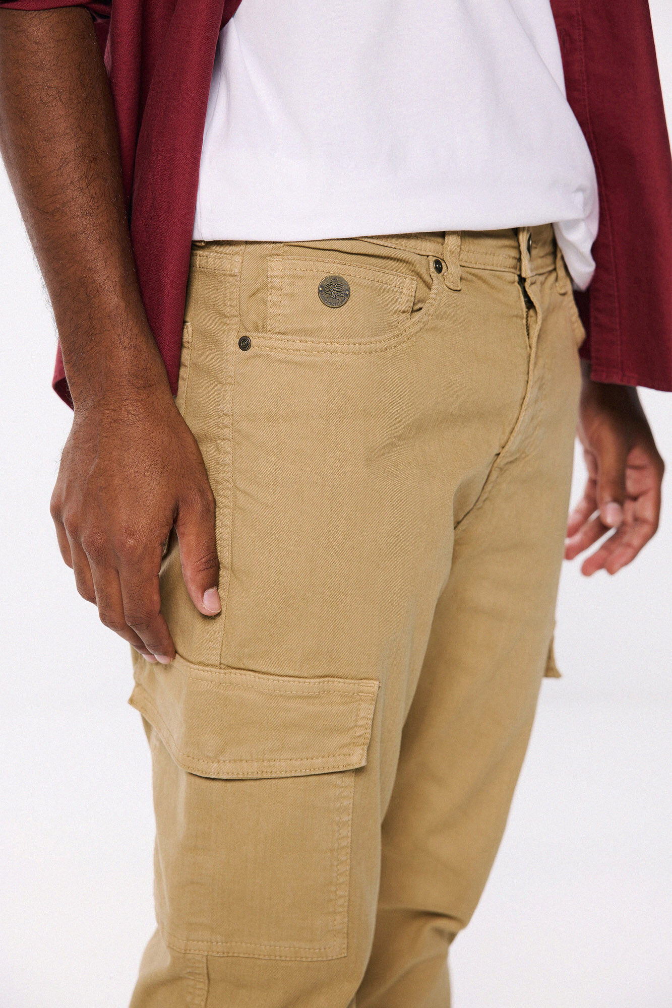 Springfield Pantal&oacute;n cargo lavado slim fit beige