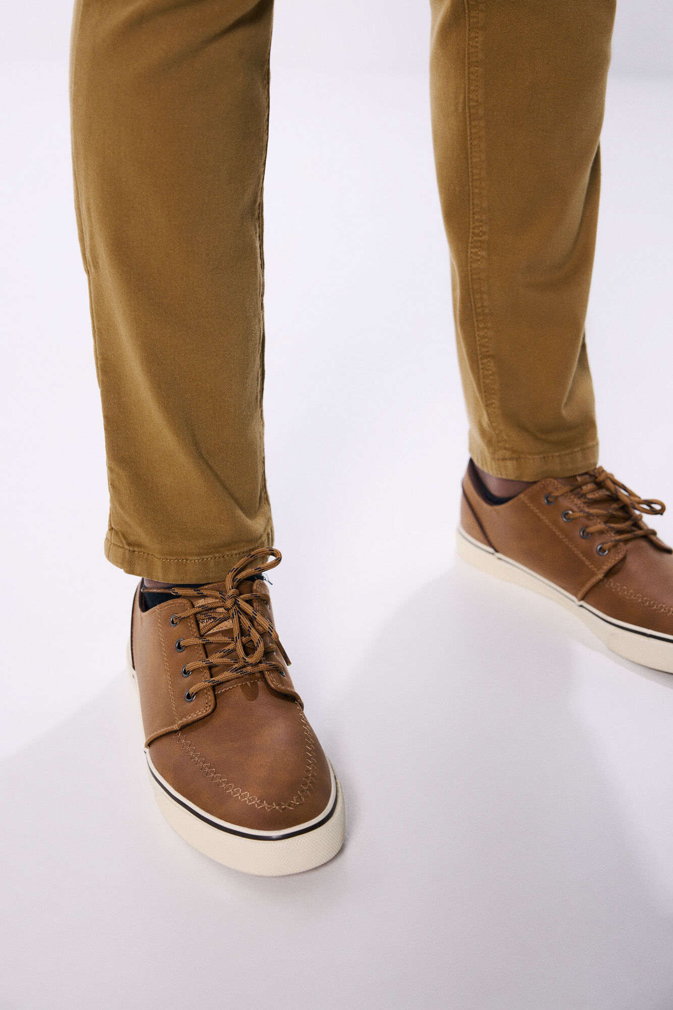 Springfield Pantal&oacute;n color slim fit nude