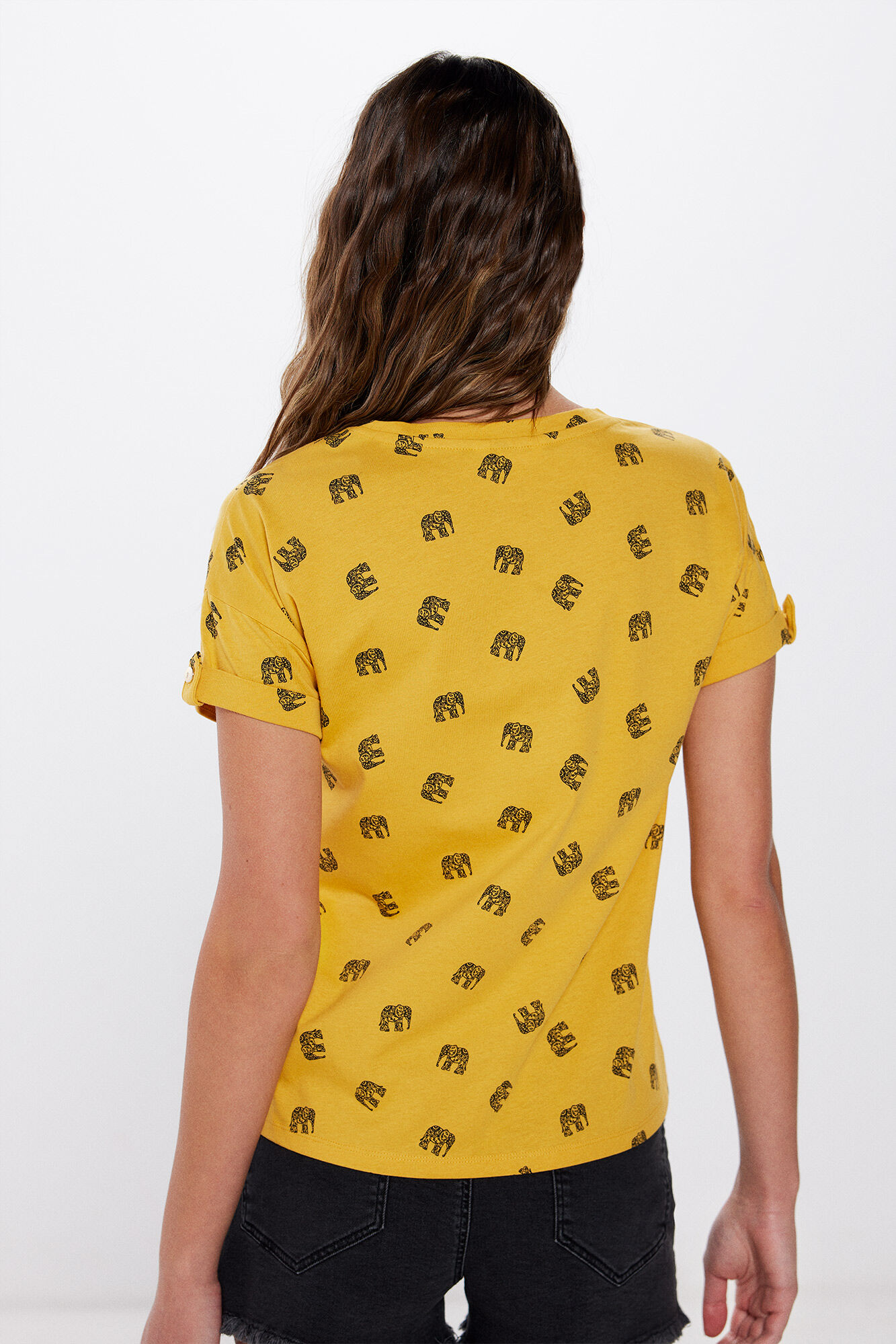 Springfield Playera manga bot&oacute;n estampada amarillo