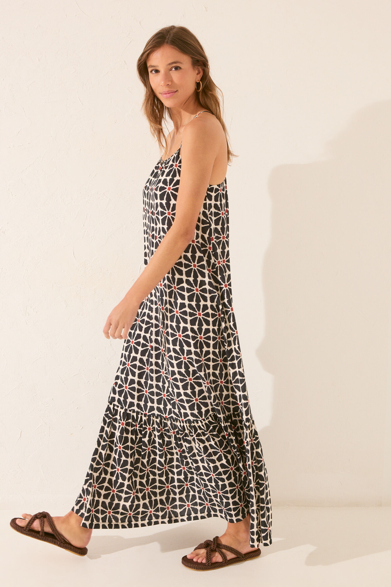 Women'secret Vestido de tirantes largos con estampado floral negro