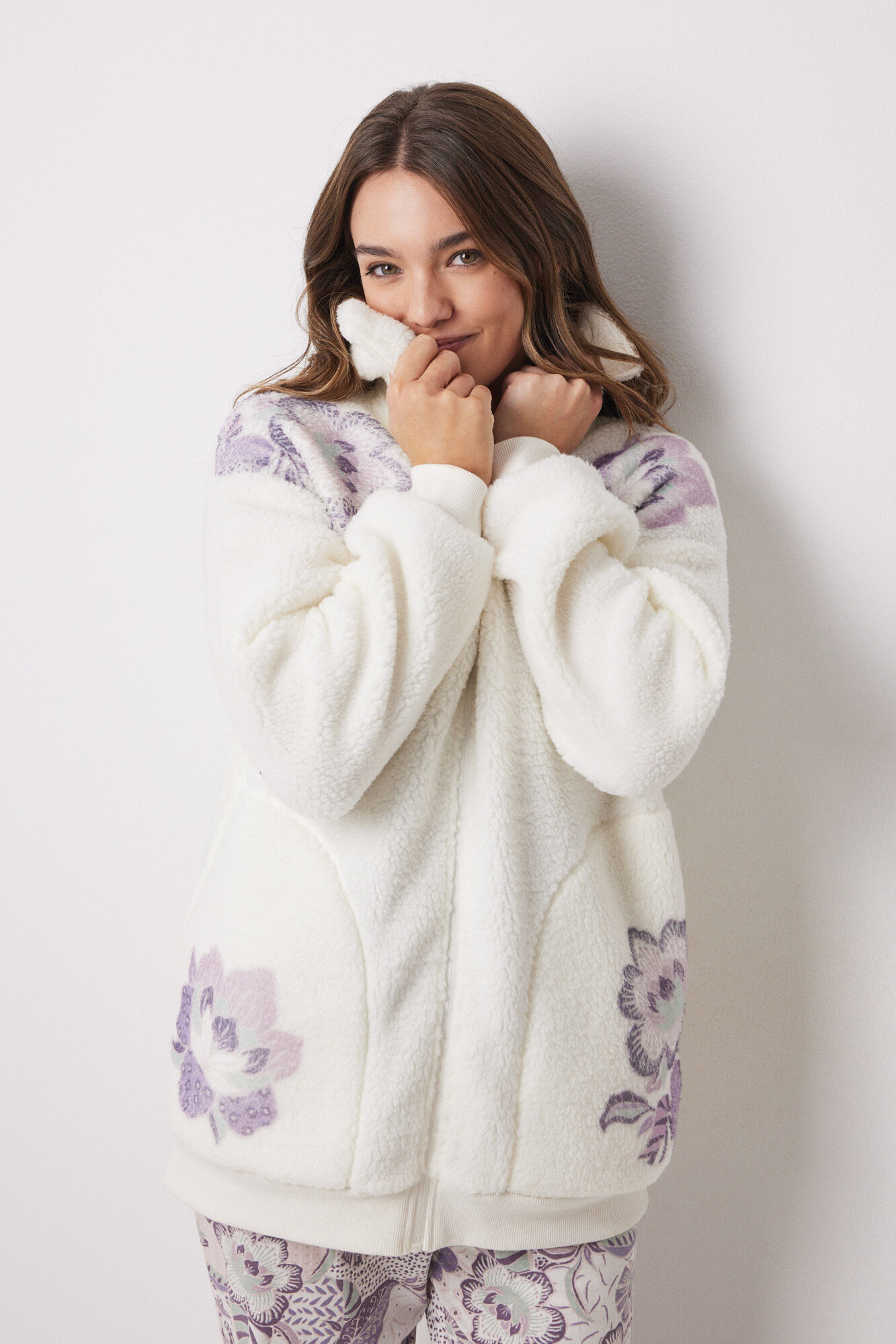 Women'secret Bata corta borreguito blanco flores