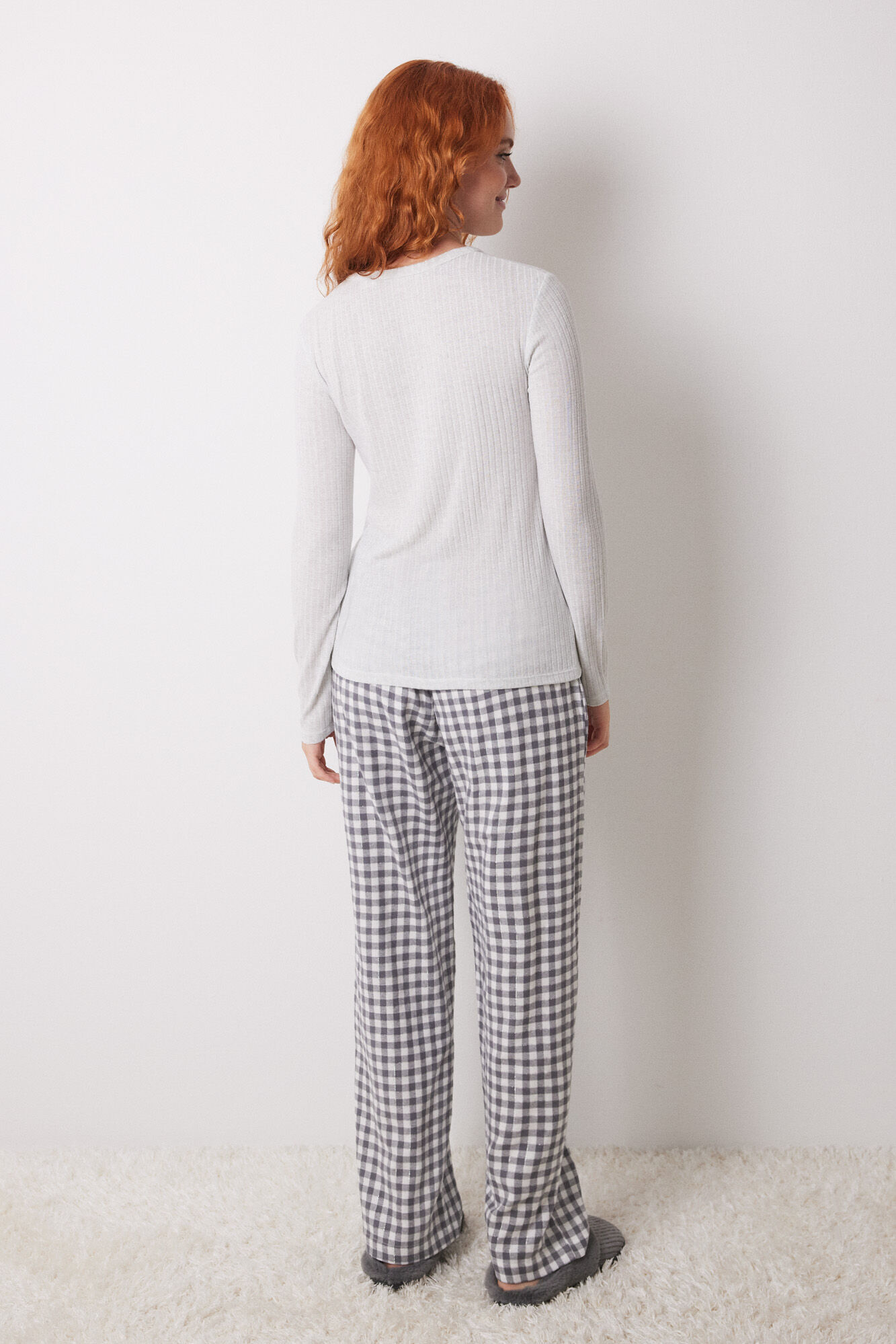 Women'secret Pijama larga cuadros gris marfil
