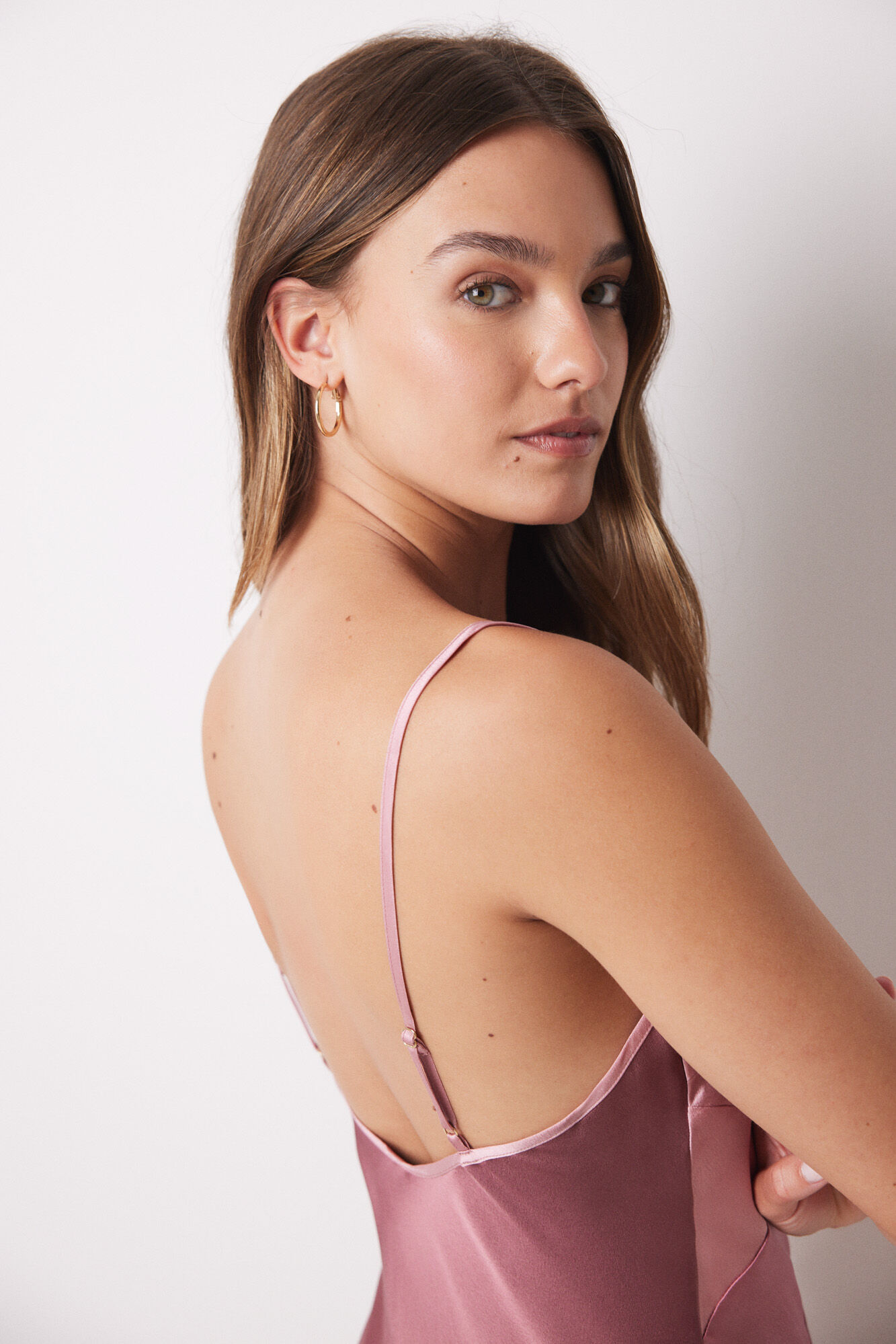 Women'secret Camis&oacute;n largo satinado tirantes rosa oscuro