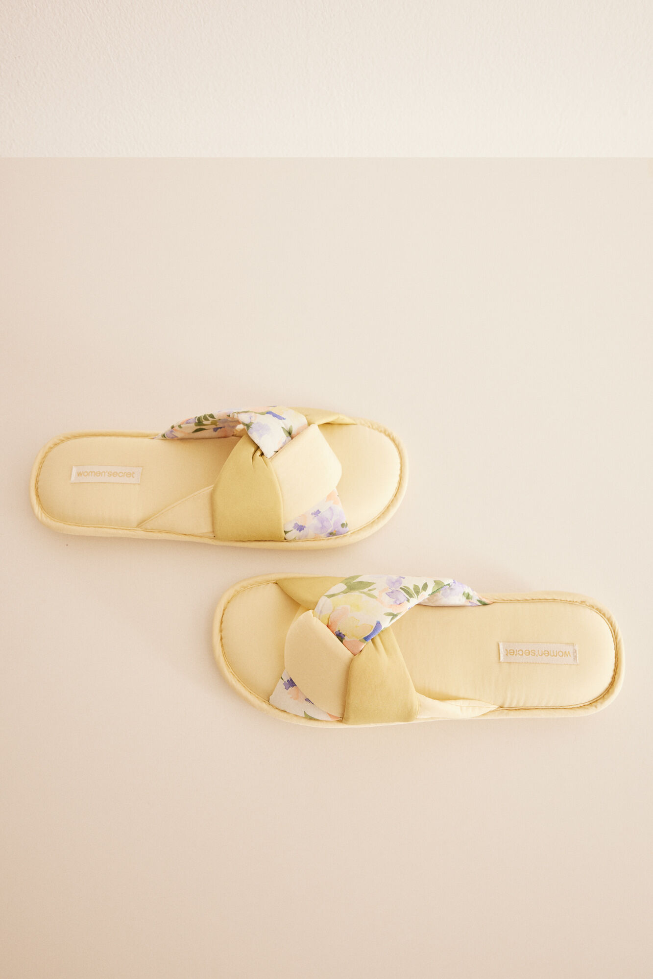 Women'secret Pantuflas casa tiras cruzadas amarillo amarillo