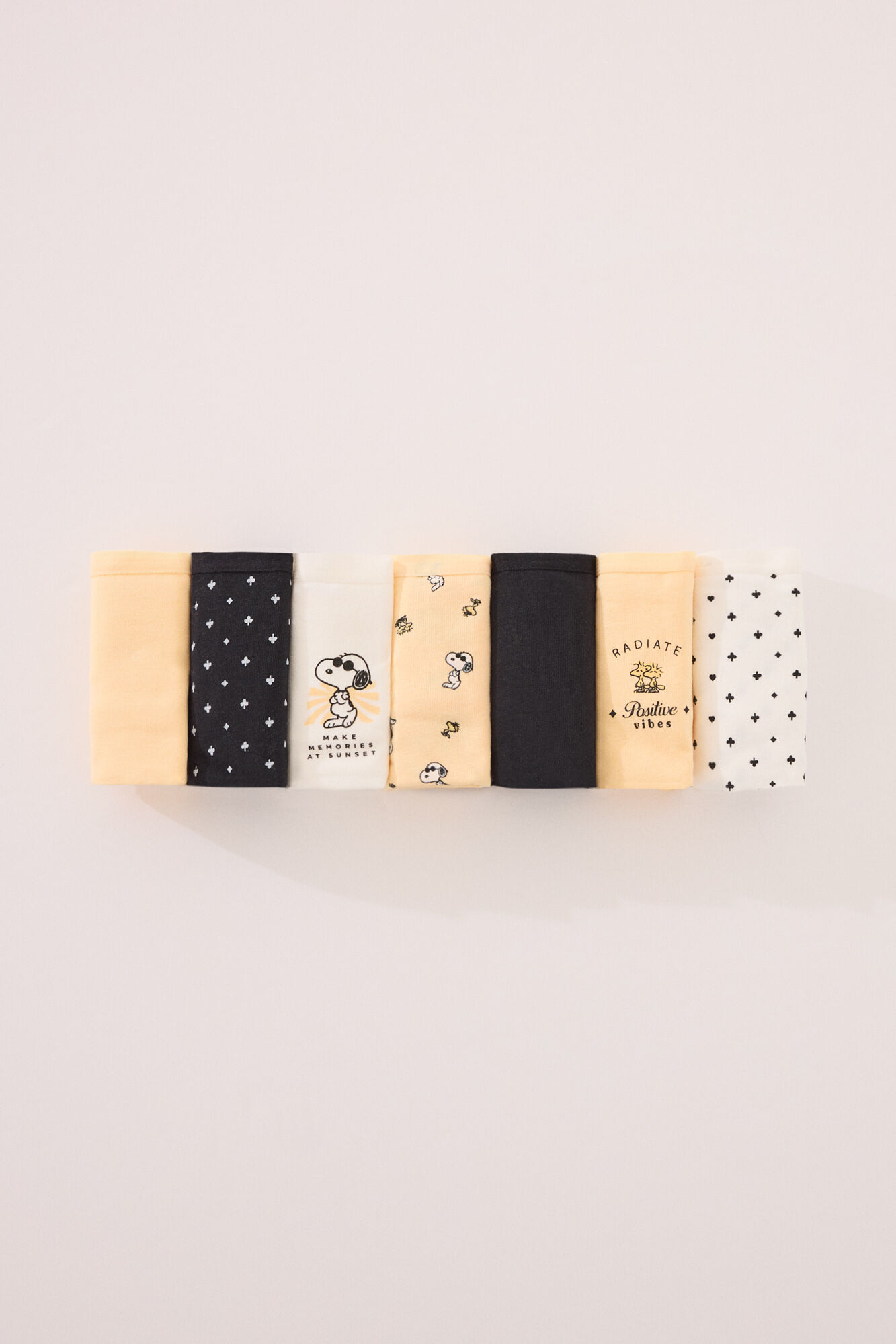 Women'secret Pack de 7 panties anchas de algod&oacute;n con estampado de Snoopy