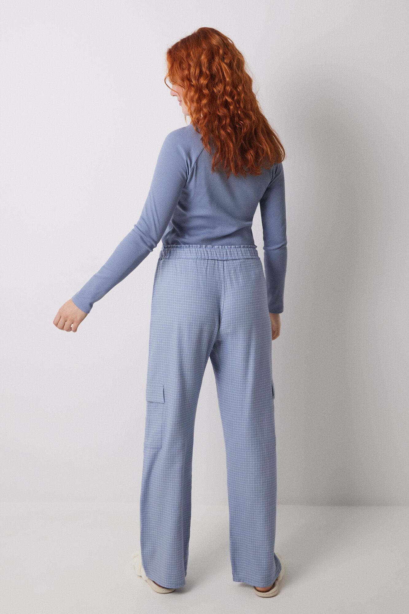 Women'secret Pantal&oacute;n cargo largo con estampado de cuadros azul
