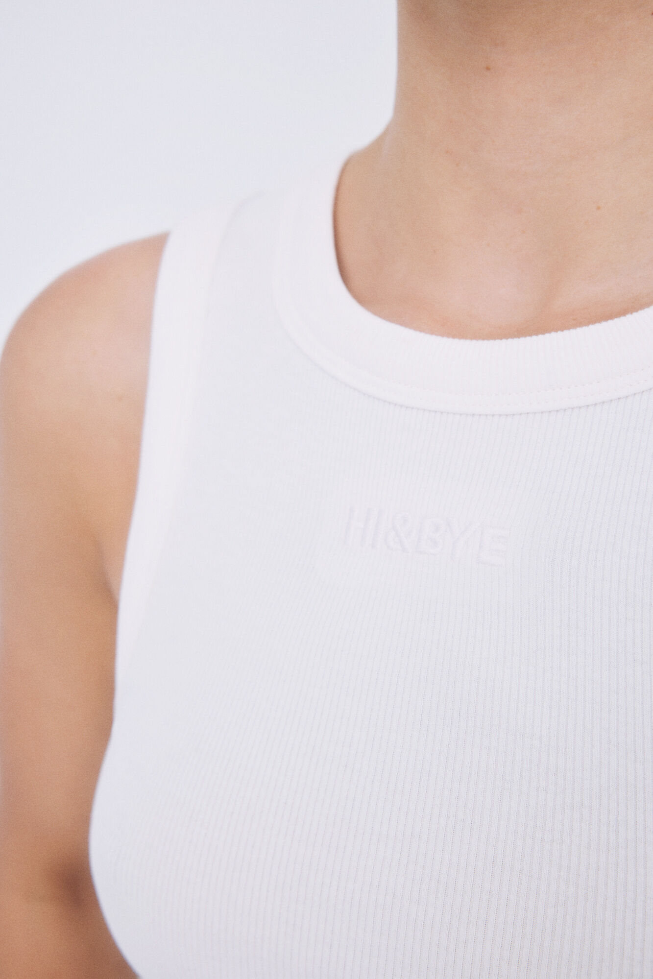 HI&BYE Crop top algod&oacute;n marfil marfil