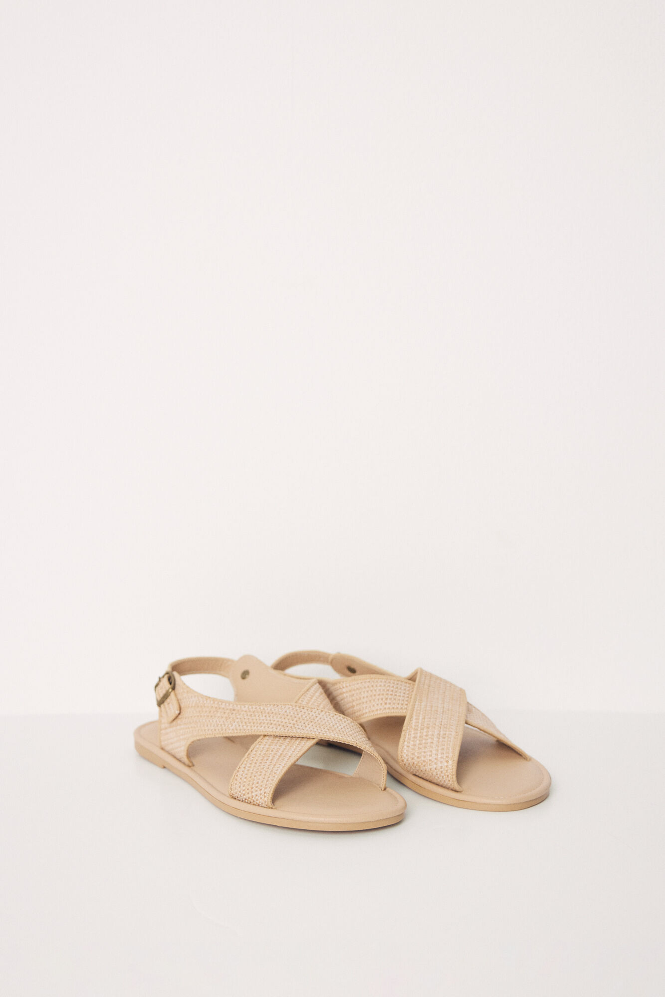 Women'secret Sandalias planas cruzadas arena caf&eacute;