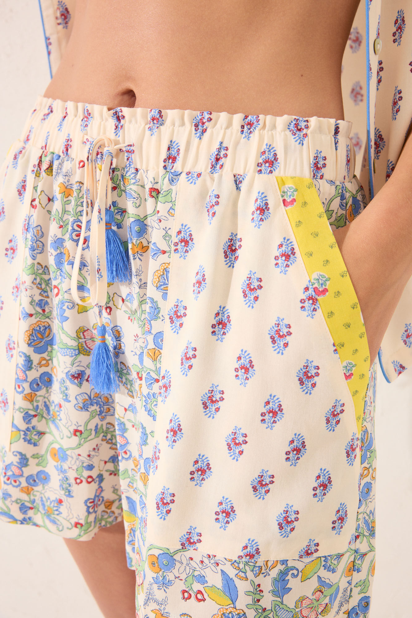 Women'secret Pantal&oacute;n de viscosa con patchwork multicolor