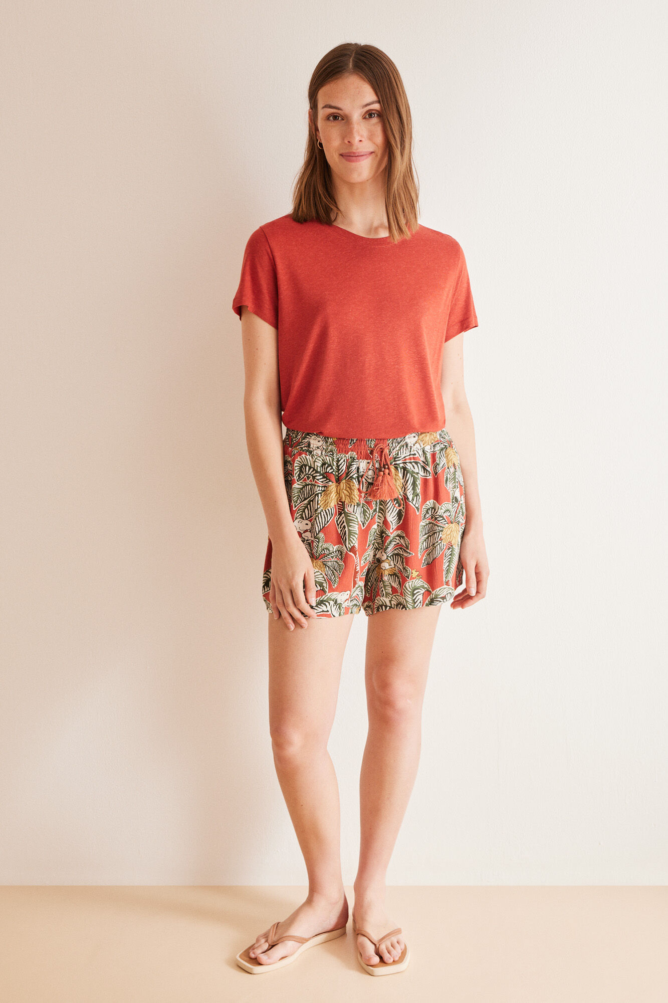 Women'secret Pantal&oacute;n corto viscosa estampado tropical Snoopy