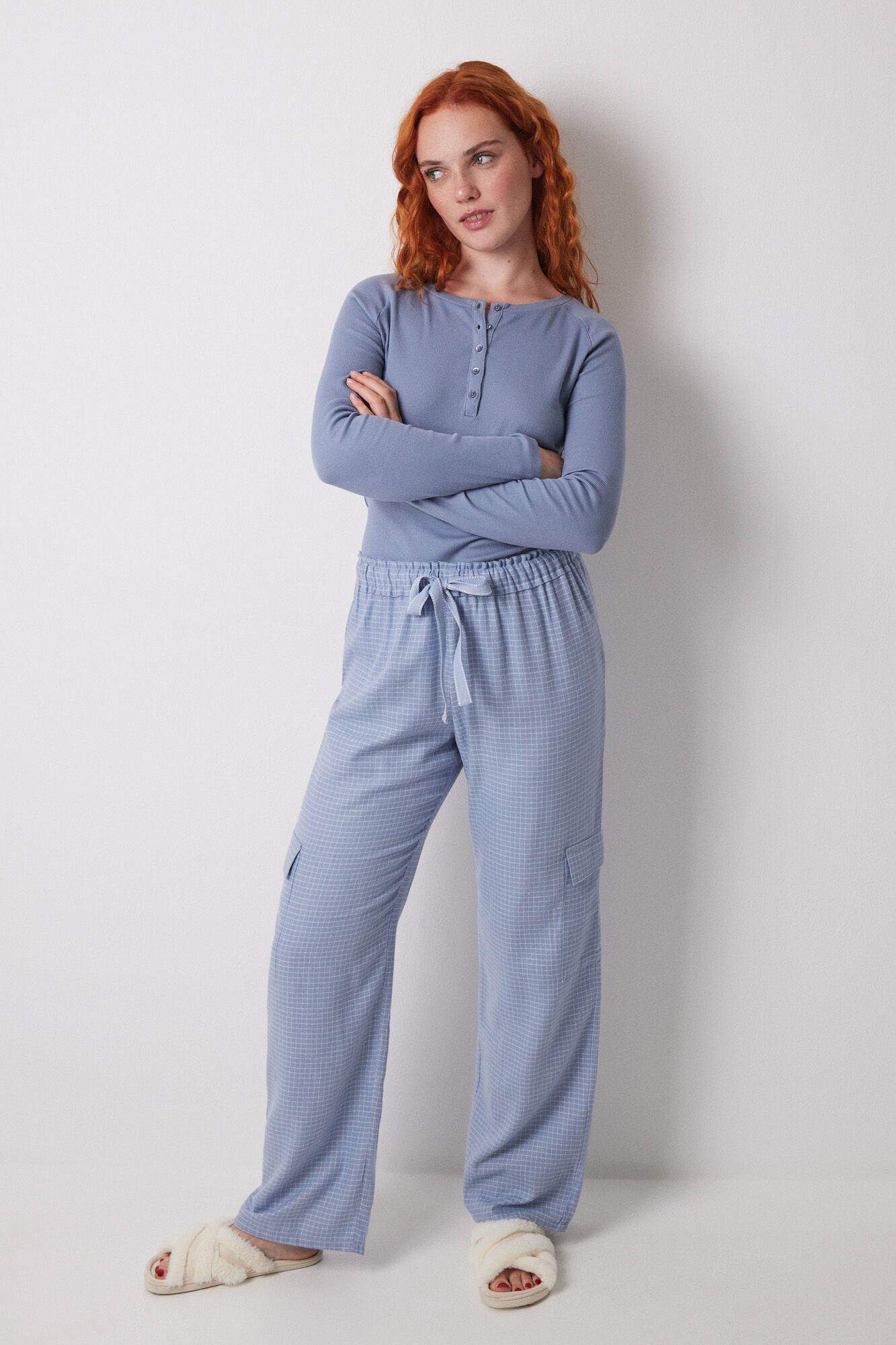 Women'secret Pantal&oacute;n cargo largo con estampado de cuadros