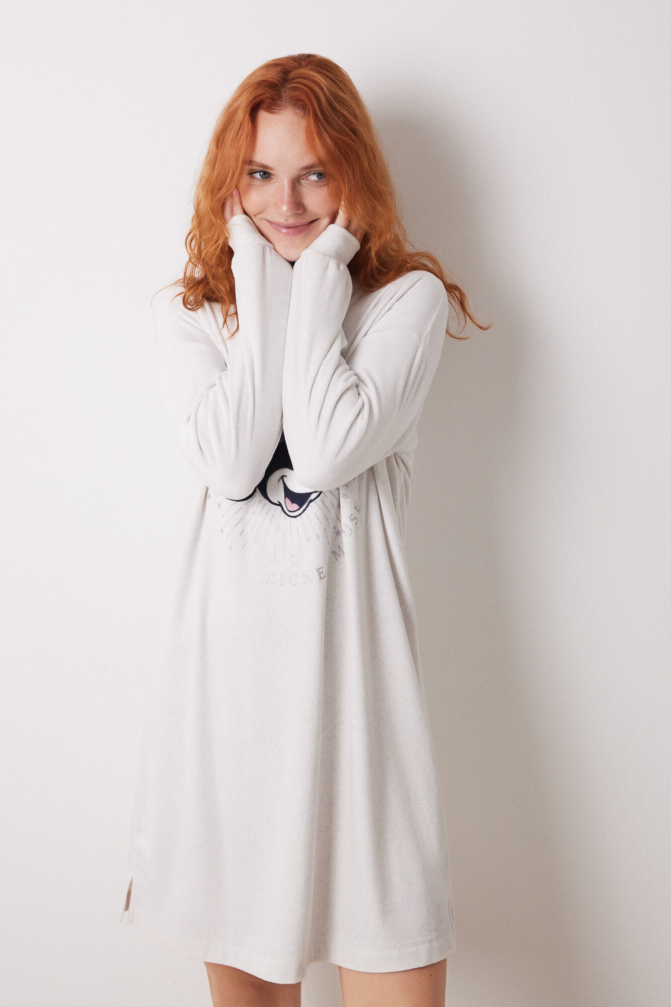 Women'secret Camis&oacute;n corto terciopelo Mickey gris