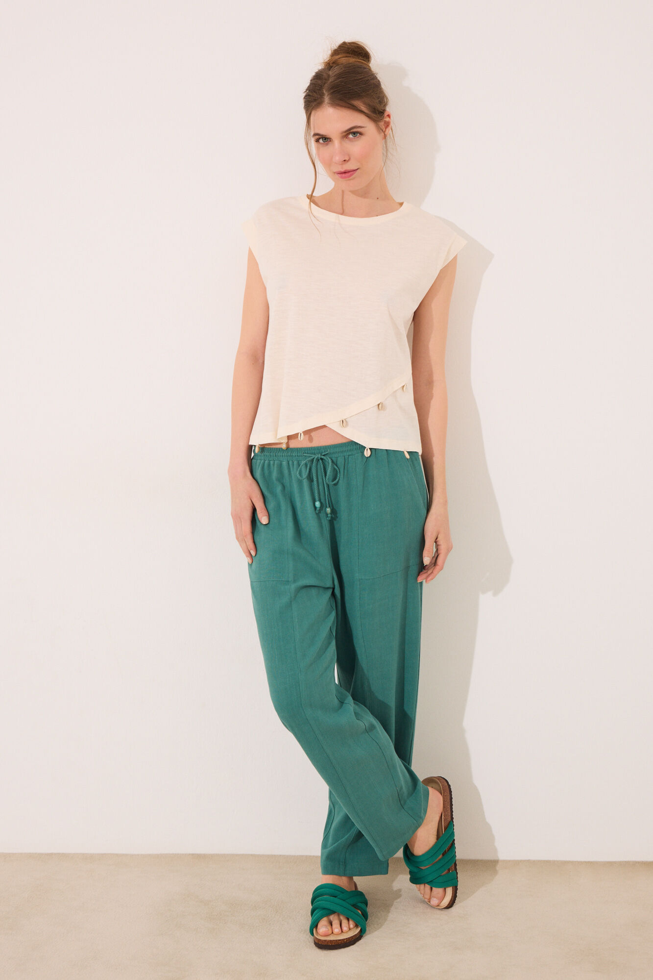 Women'secret Pantal&oacute;n capri de lino y viscosa verde