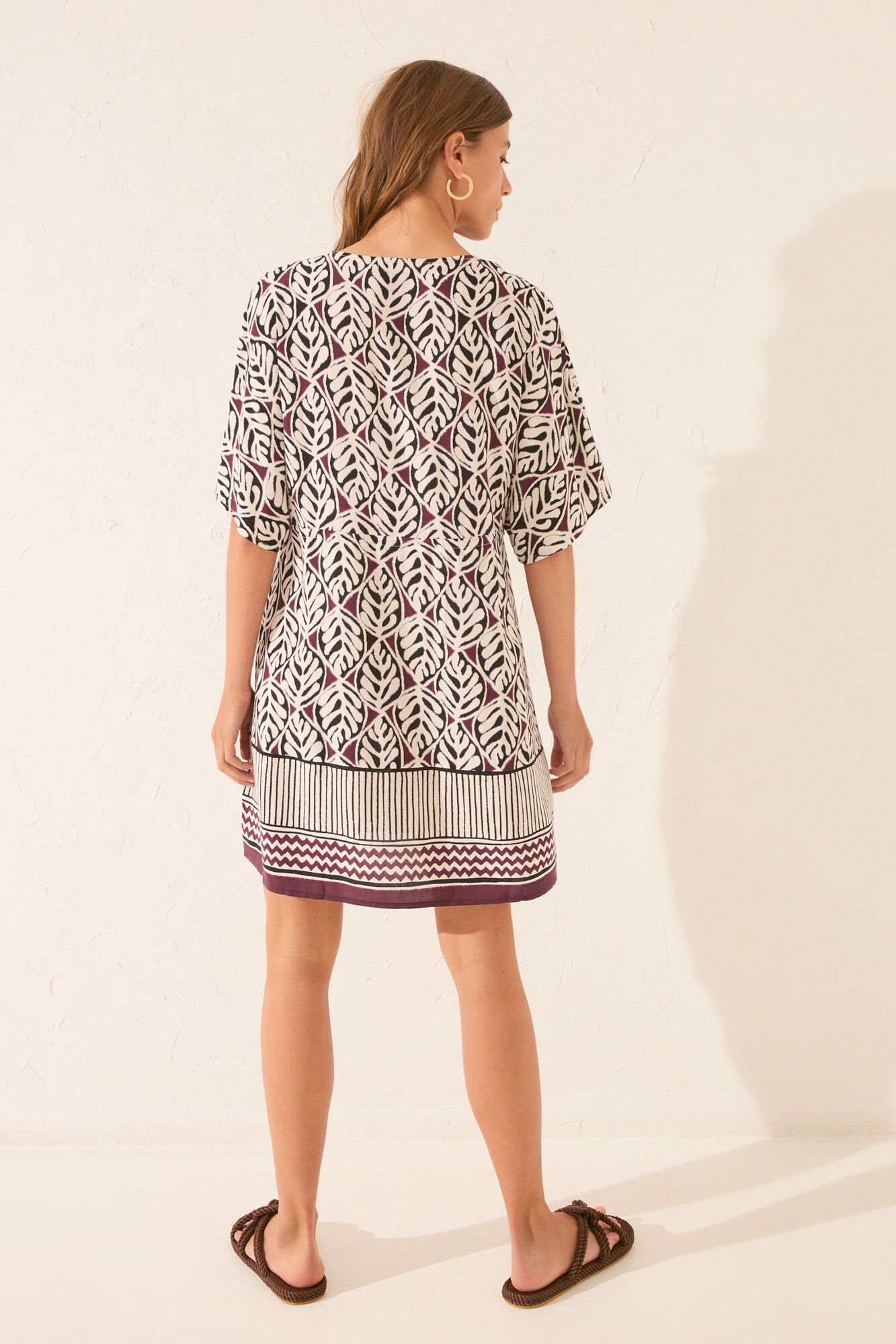 Women'secret Playera de dormir midi con estampado de hojas p&uacute;rpura