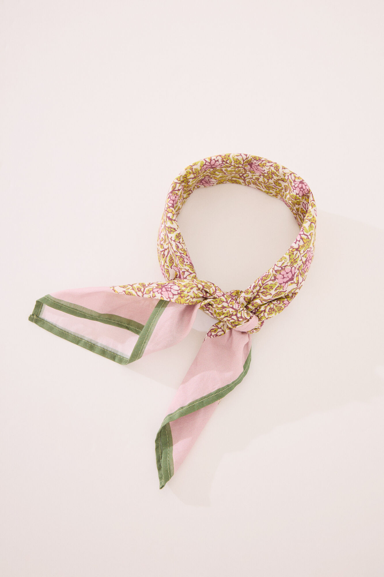 Women'secret Pa&ntilde;uelo de flores cuello