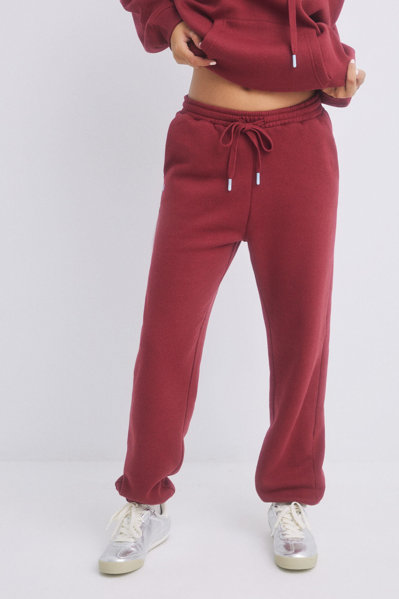 HI&BYE Pantal&oacute;n jogger felpa rojo