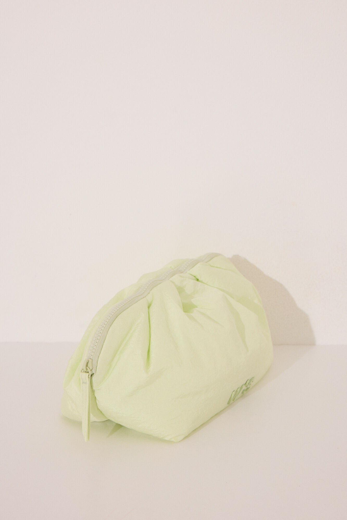 Women'secret Neceser de nube en color verde lima verde